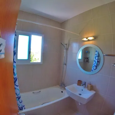 Holmes Place Luxury Seaview *