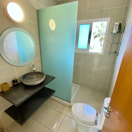 Holmes Place Luxury Seaview Apartman Péjia