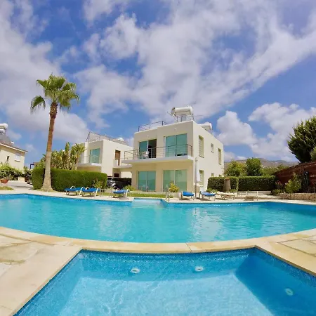 Holmes Place Luxury Seaview Apartman